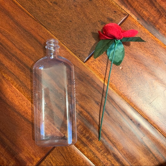 Red Felt Flower and Clear Plastic Vase - Picture 9 of 9